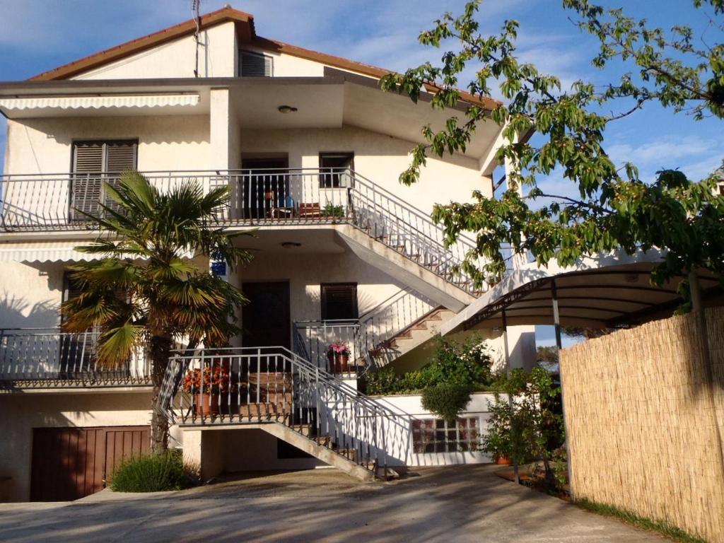 Apartments Jurisevic อูมัค ภายนอก รูปภาพ