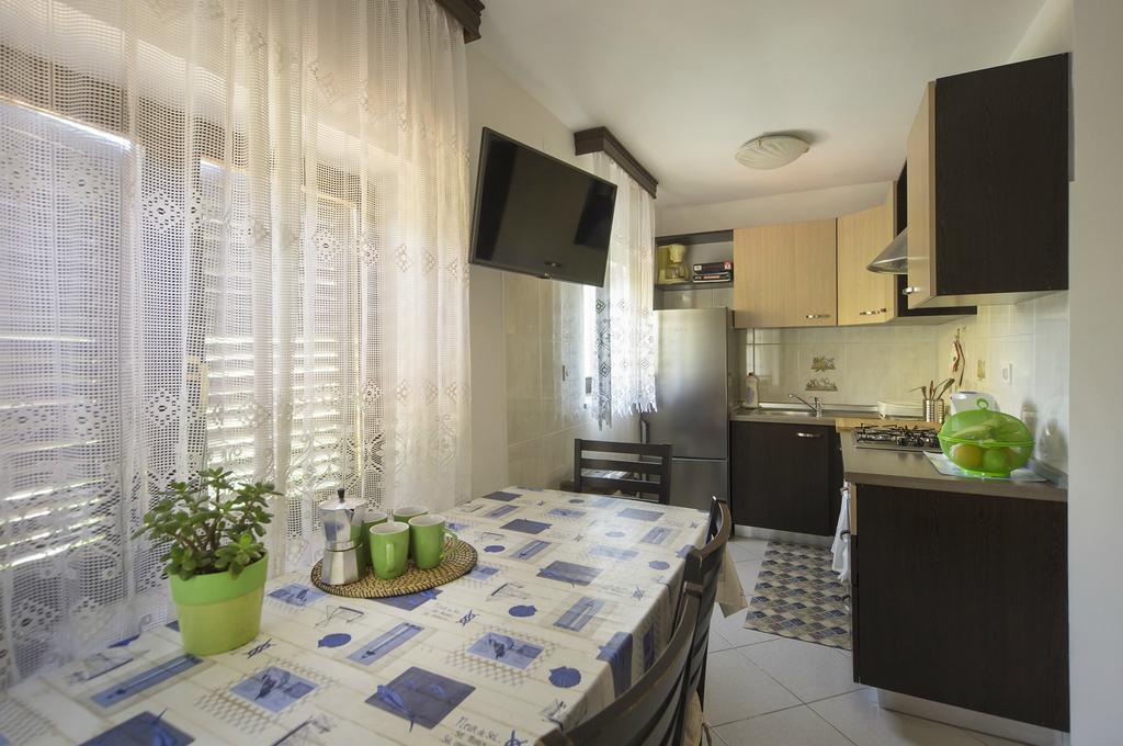 Apartments Jurisevic อูมัค ภายนอก รูปภาพ